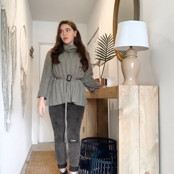 Meet your Posher, Emma - Picture 3 of 4